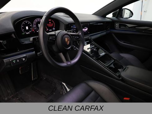 Used 2025 Porsche Panamera image 10