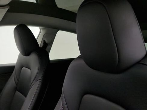 Used 2024 Tesla Model Y 2WD image 46