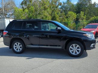Used 2013 Toyota Highlander SE video 4