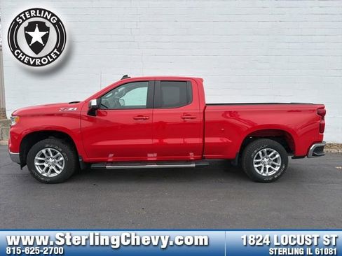 Used 2022 Chevrolet Silverado 1500 LT w/ Z71 Off-Road Package image 2