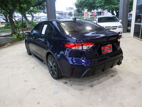 Certified 2025 Toyota Corolla SE FWD image 9