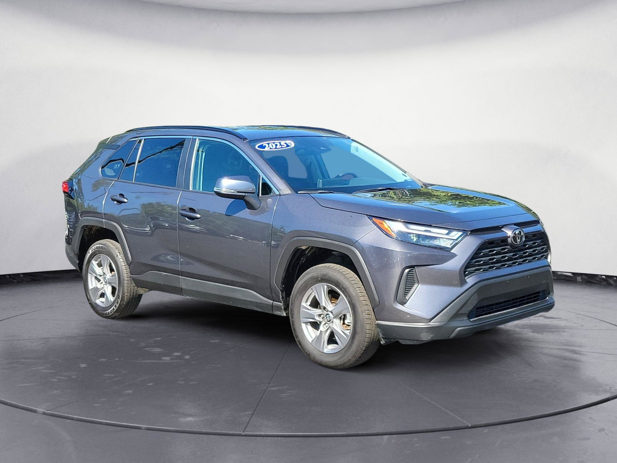 Used 2025 Toyota RAV4 XLE FWD image 2