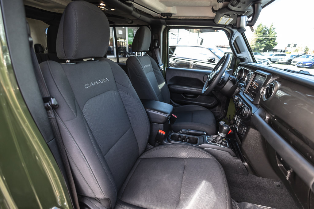 Used 2023 Jeep Wrangler Unlimited Sahara AWD/4WD image 27