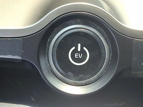 New 2025 Kia EV6 Light w/ Light LR Technology Package image 18