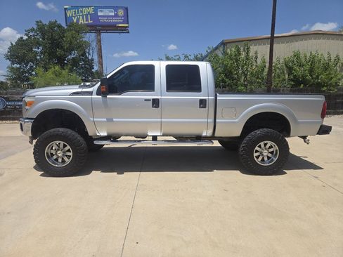 Used 2012 Ford F250 XLT w/ XLT Interior Pkg AWD/4WD image 4