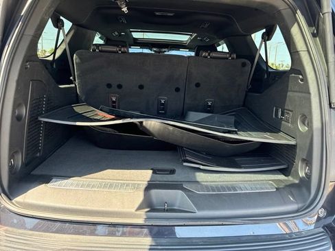 Used 2023 GMC Yukon XL AT4 w/ Technology Package AWD/4WD image 17