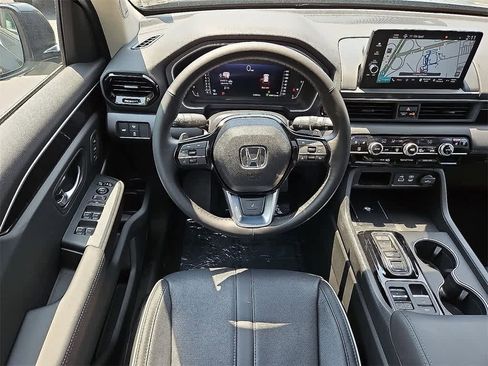 New 2025 Honda Pilot Elite image 8