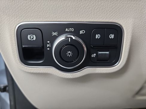 New 2026 Mercedes-Benz GLB 250 image 27