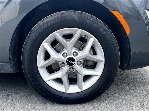 Used 2023 Kia Soul LX w/ LX Technology Package image 9