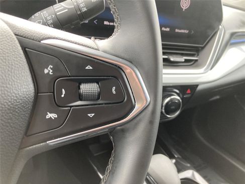 Used 2025 Chevrolet Trax LT w/ LT Convenience Package image 20