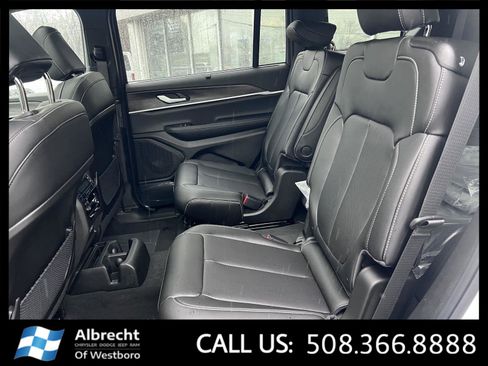 New 2025 Jeep Grand Cherokee L Limited image 12