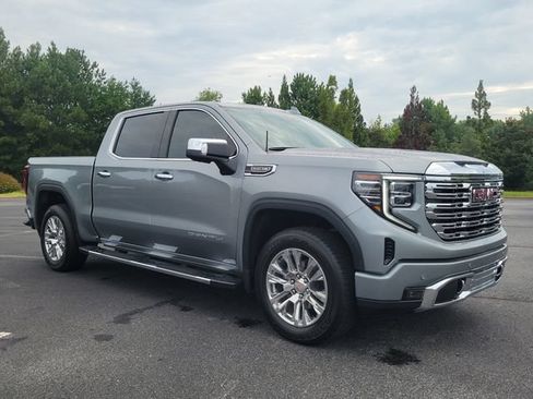 Used 2024 GMC Sierra 1500 Denali AWD/4WD image 3