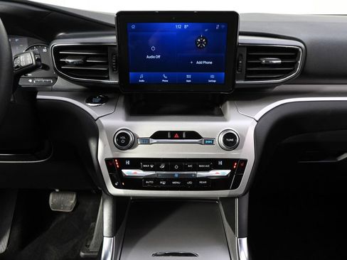 Used 2020 Ford Explorer XLT w/ Equipment Group 202A image 28