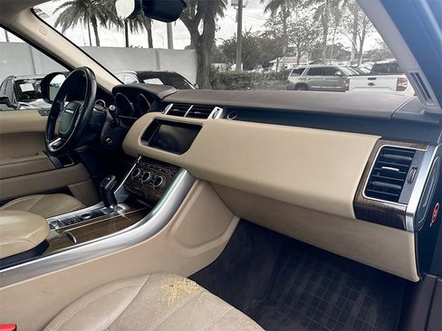 Used 2017 Land Rover Range Rover Sport HSE image 30