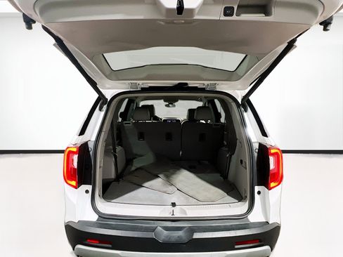 Used 2023 GMC Acadia SLT image 19