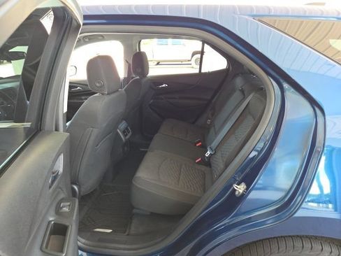 Used 2020 Chevrolet Equinox LT w/ Driver Convenience Package AWD/4WD image 19
