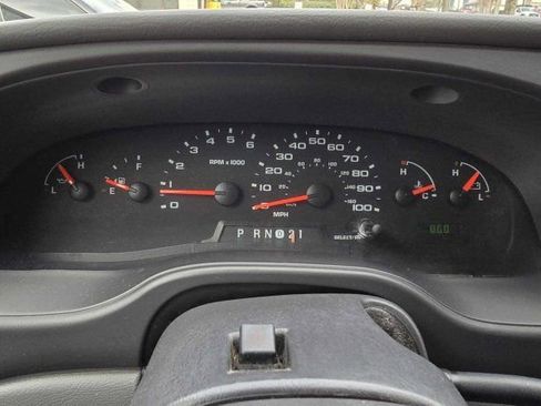 Used 2006 Ford E-150 and Econoline 150 image 20