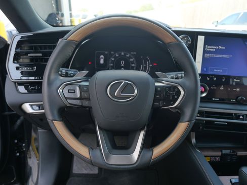 Used 2024 Lexus RX 350 Premium image 11