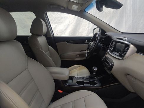 Used 2019 Kia Sorento EX image 21