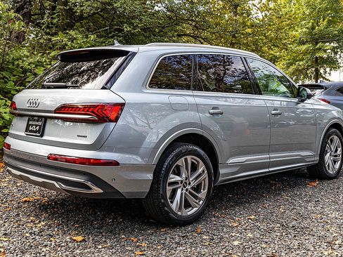 Used 2024 Audi Q7 Premium Plus image 6