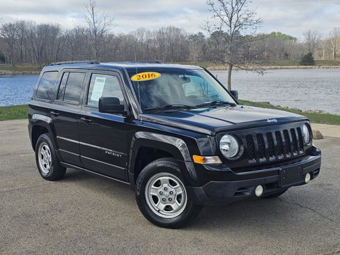 Used 2016 Jeep Patriot Sport w/ Power Value Group image 2