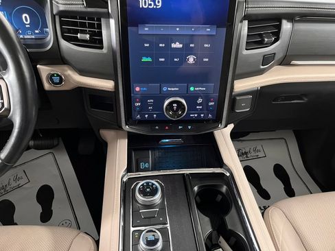Used 2023 Ford Expedition Platinum AWD/4WD image 26