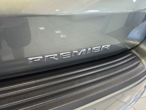 Used 2023 Chevrolet Tahoe Premier AWD/4WD image 32