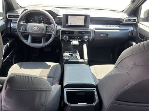 Used 2025 Toyota Tacoma SR5 AWD/4WD image 12