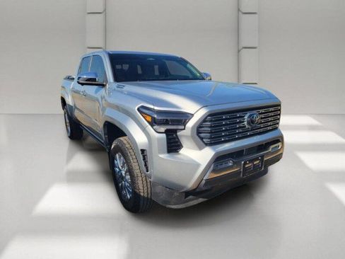 Used 2025 Toyota Tacoma Limited AWD/4WD image 2