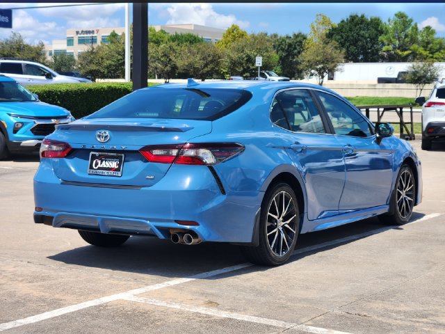 Used 2024 Toyota Camry SE w/ Cold Weather Package FWD image 7