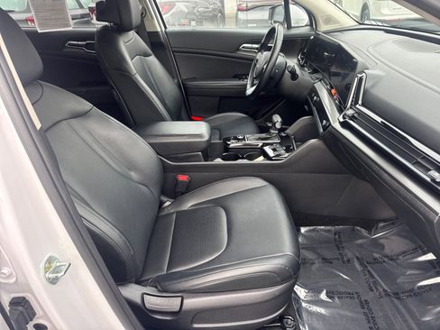 Used 2023 Kia Sportage EX image 13