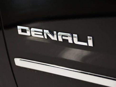 Used 2017 GMC Yukon Denali w/ Open Road Package image 16
