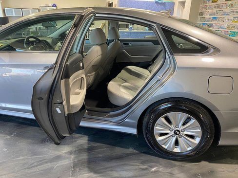 Used 2019 Hyundai Sonata SE image 14