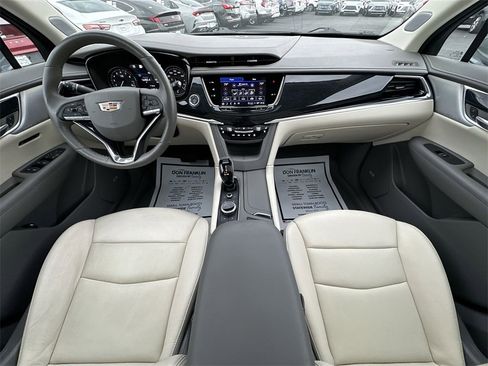 Used 2024 Cadillac XT6 Premium Luxury w/ Technology Package image 21
