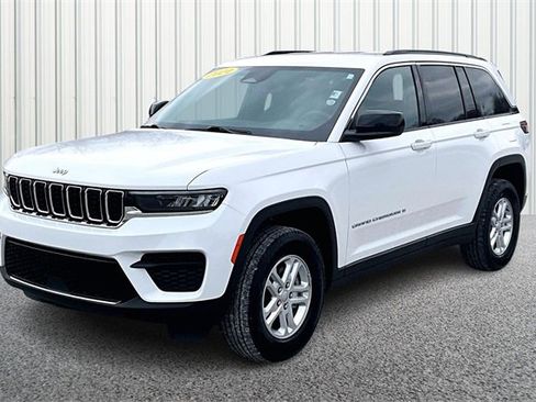 Used 2024 Jeep Grand Cherokee Laredo w/ Trailer Tow Package image 2