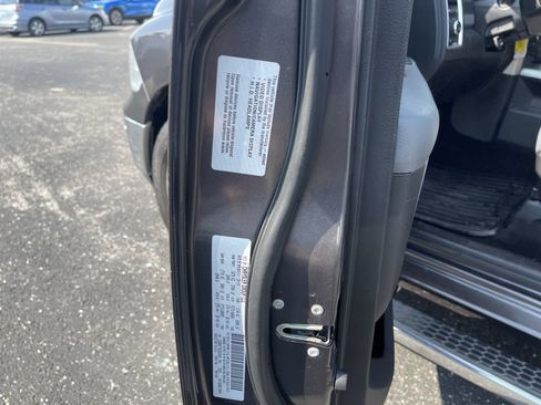 Used 2015 RAM 1500 Big Horn RWD image 32