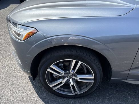 Used 2019 Volvo XC60 T6 Momentum w/ Multimedia Package AWD/4WD image 7