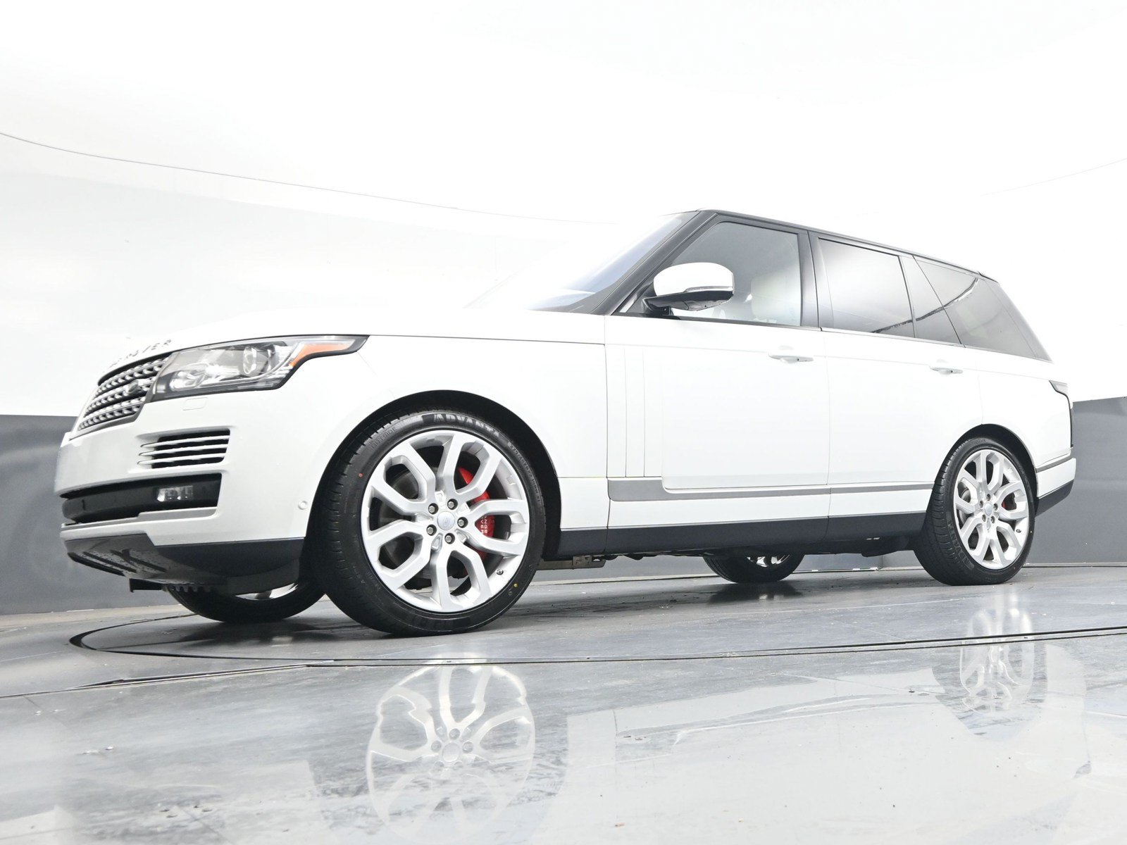 Used 2016 Land Rover Range Rover Supercharged AWD/4WD image 33