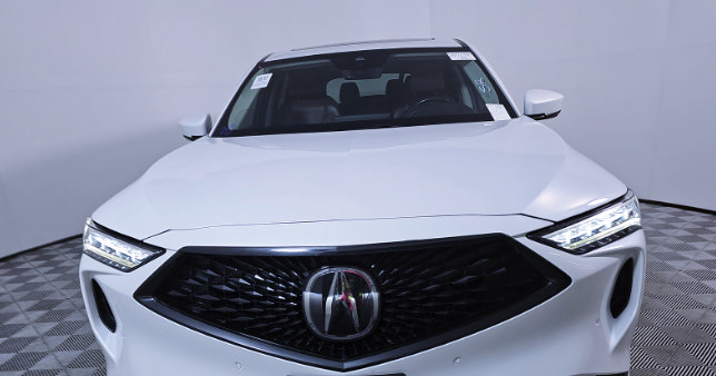Used 2024 Acura MDX w/ Technology Package FWD image 2