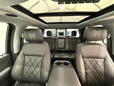 New 2026 Ford F250 Lariat w/ Black Appearance Package image 28