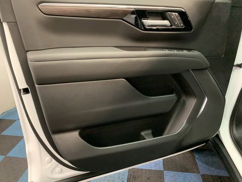 New 2026 Chevrolet Tahoe Z71 image 9