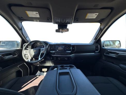 Used 2025 Chevrolet Silverado 1500 LT AWD/4WD image 21
