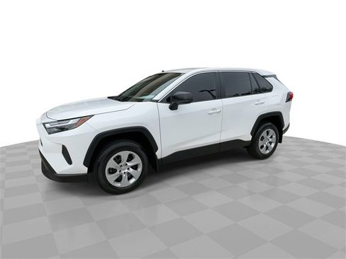 Used 2024 Toyota RAV4 LE image 7