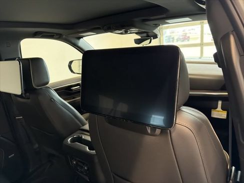 New 2026 Chevrolet Suburban Premier AWD/4WD image 37