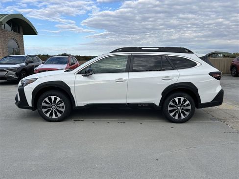 Certified 2025 Subaru Outback Limited image 5
