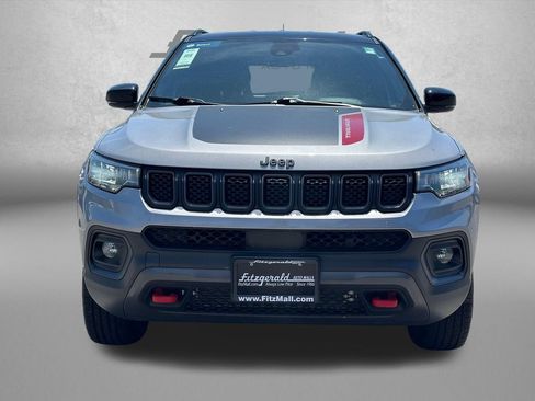 Used 2024 Jeep Compass Trailhawk AWD/4WD image 2