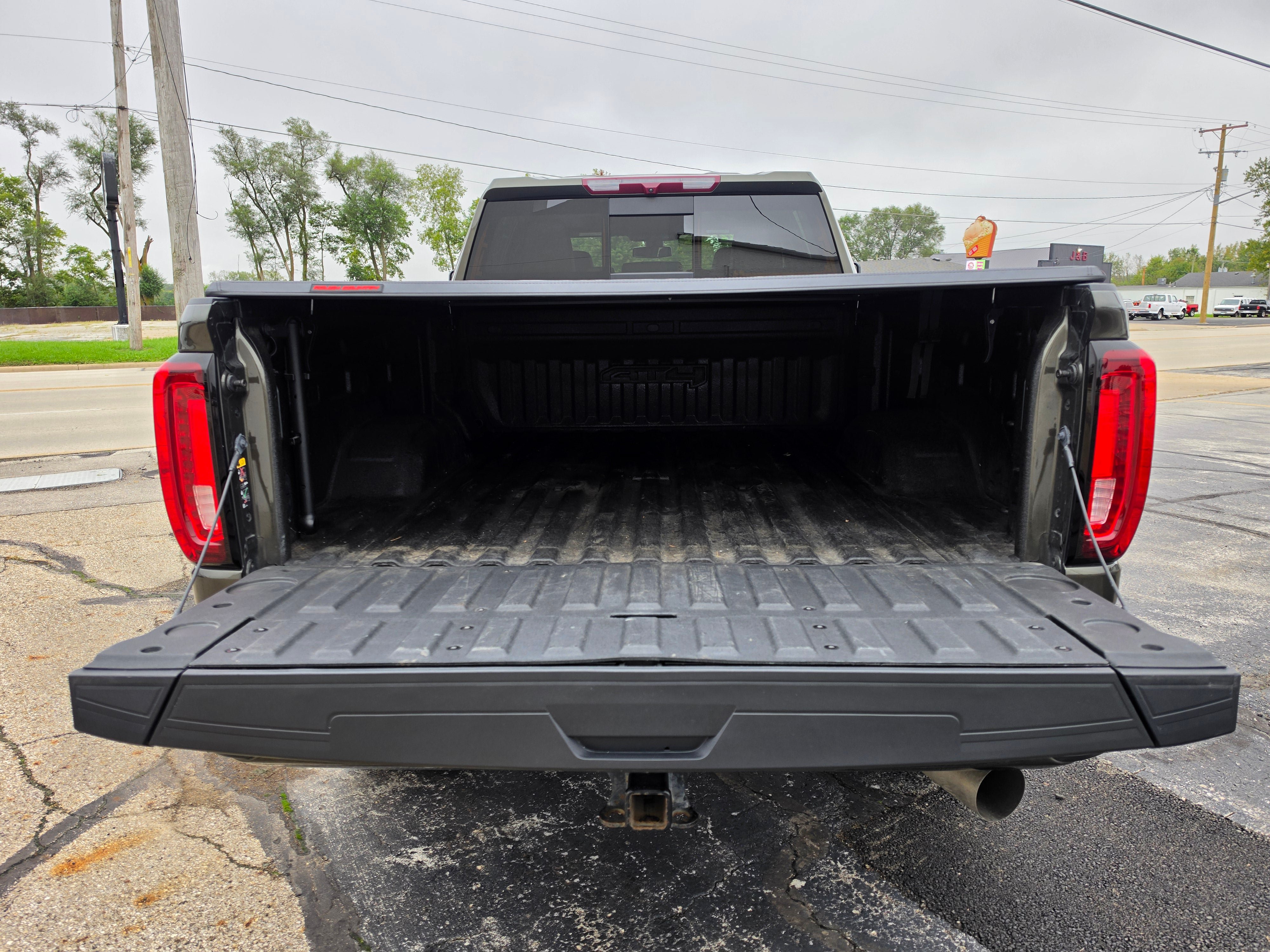 Used 2022 GMC Sierra 2500 AT4 w/ AT4 Preferred Package AWD/4WD image 6