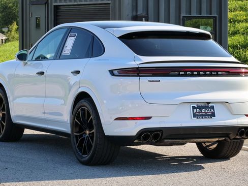 Certified 2026 Porsche Cayenne S AWD/4WD image 3