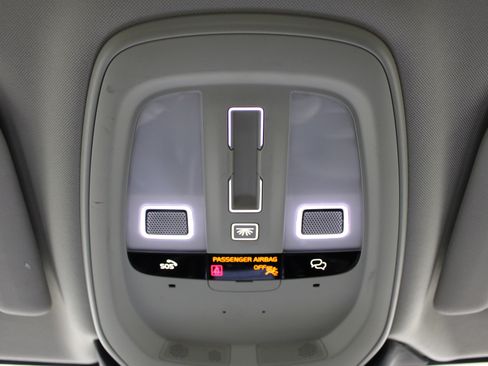 Used 2024 Volvo S60 B5 Plus FWD image 19