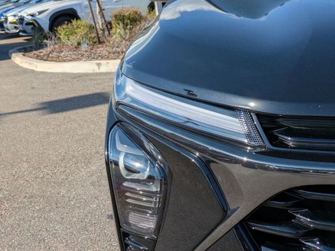 Used 2025 Chevrolet Trax RS w/ Sunroof Package image 9